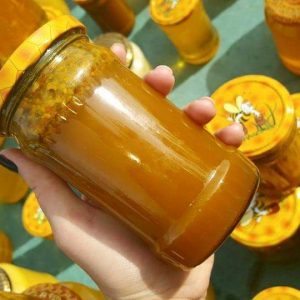 Preparat natural din miere si polen